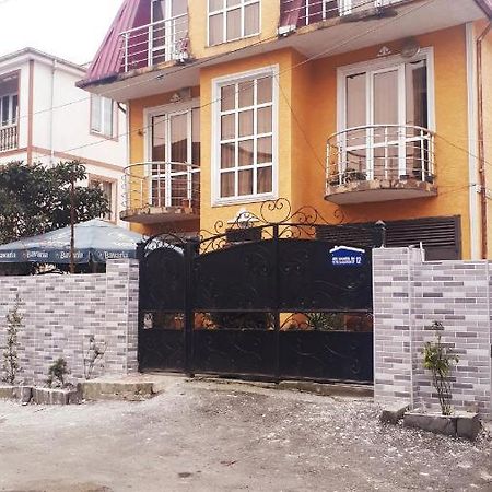 Home Batumi Eksteriør billede