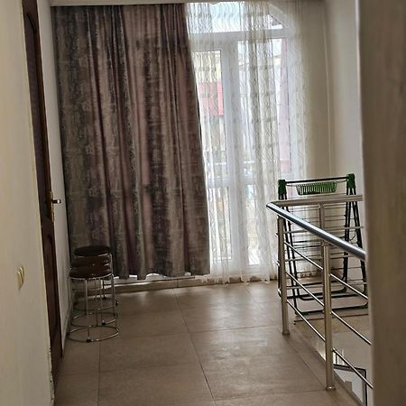 Home Batumi Eksteriør billede