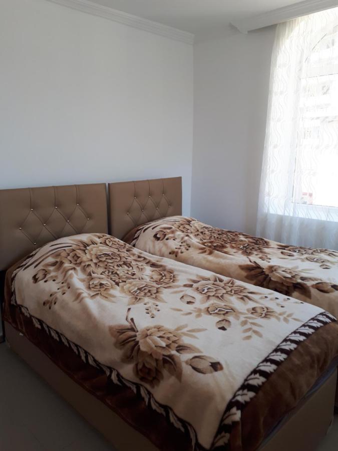 Home Batumi Eksteriør billede