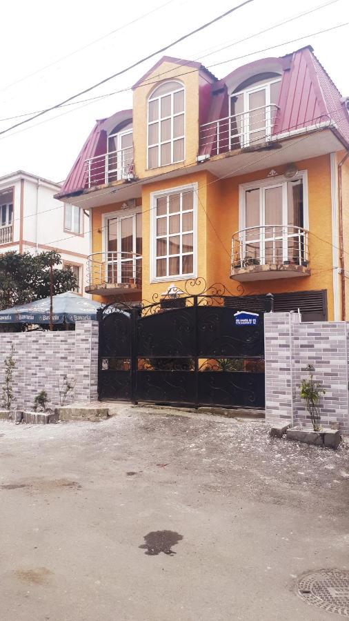 Home Batumi Eksteriør billede